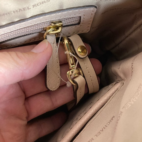 Michael Kors NWOT Tote shoulder Bag - Picture 7 of 9